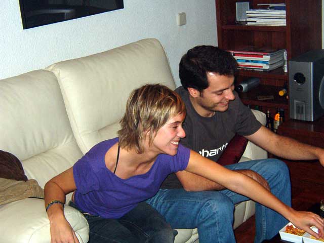 Sandra y Sergio en el sofá II