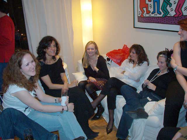 Chicas en el sofá