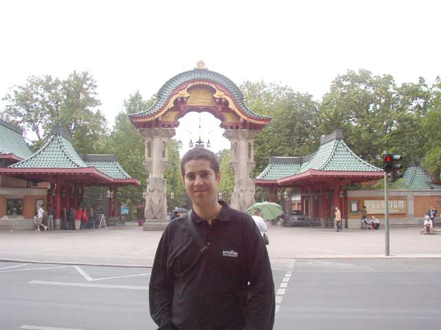 Portal de los elefantes (Elefantentor) del jardín zoológico (Zoologischer Garten)