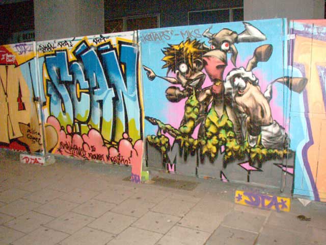 Graffiti I en Alexander Platz