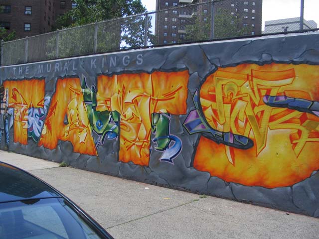 Graffitis en el Hall of Fame de Harlem