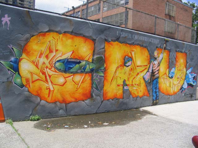 Graffitis en el Hall of Fame de Harlem