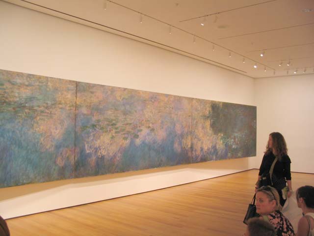 MOMA: tríptico: Reflejos de las nubes en el estanque de nenúfares, 1920 Monet