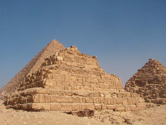 Las pirámides pequeñitas