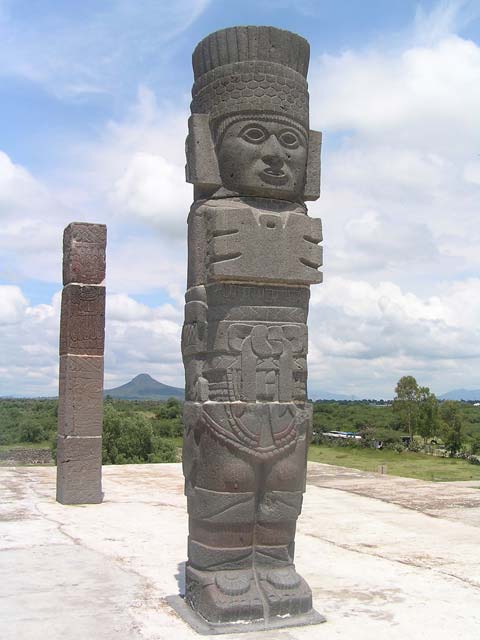 Atlante (guerrero) en Tula. Pirámide de Tlahuizcalpantecuhtli