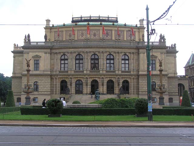 Edificio del Rodolfino en la plaza de Jan Palach