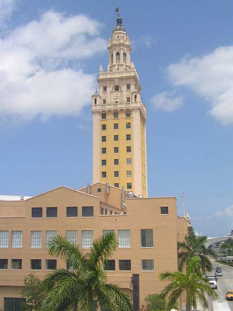 Freedom tower en Downtown Miami
