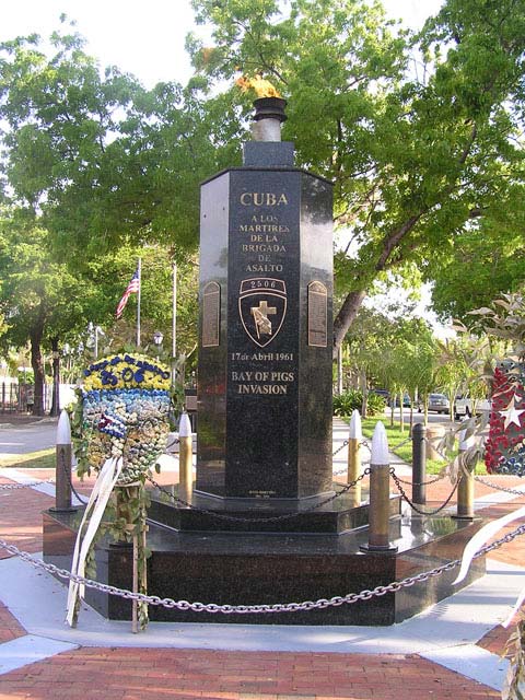 Little Havana. Cuban Memorial Boulevard (SW 13th Avenue)