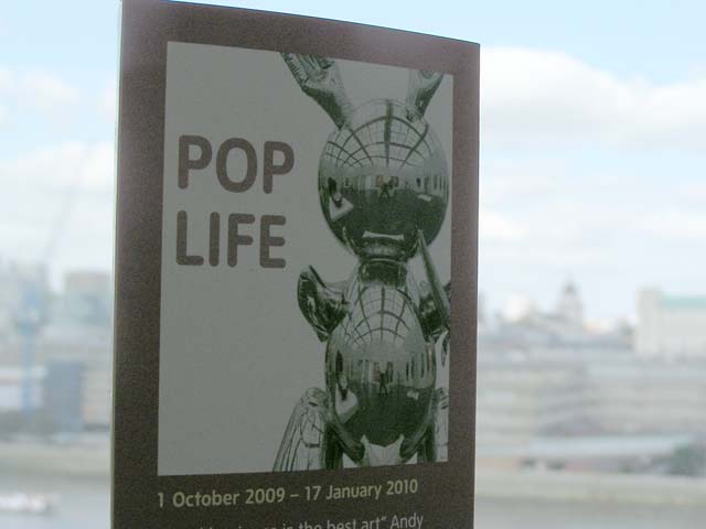 Anuncio de Pop Life: Art in a Material World con Jeff Koons