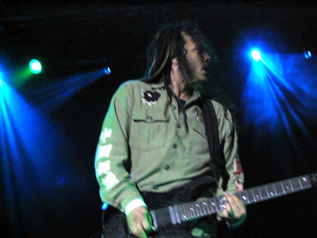 Concierto de Korn, guitarra