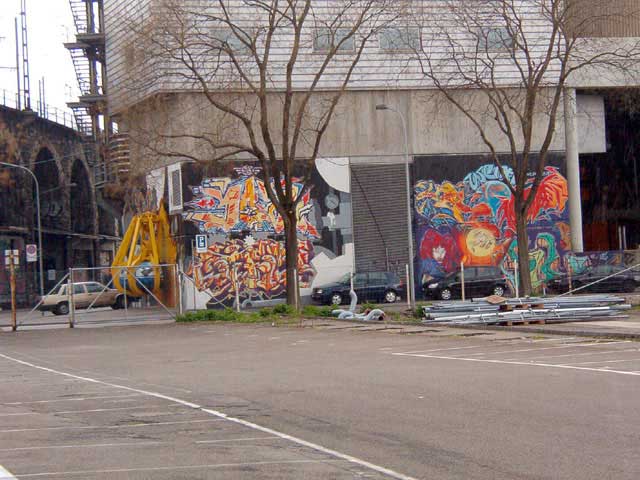 Graffitis a las afueras