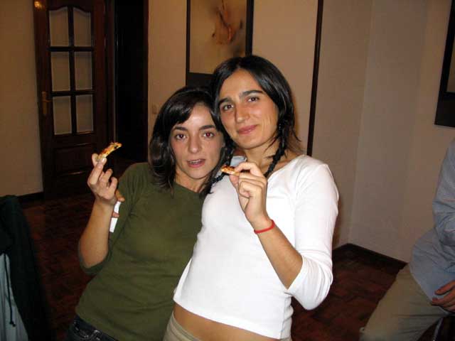 María y Mónica