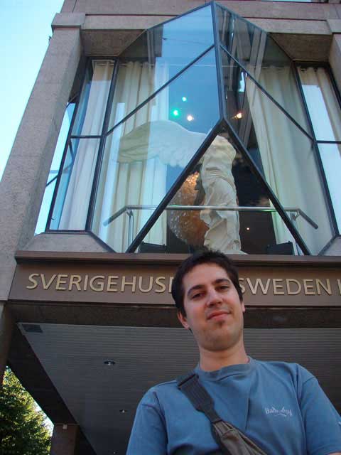 Frente a la oficina de turismo Sverigehuset