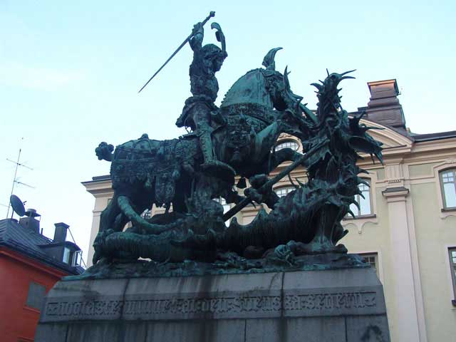 Escultura de San Jorge y el dragón