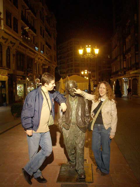 En la estatua de Woody Allen