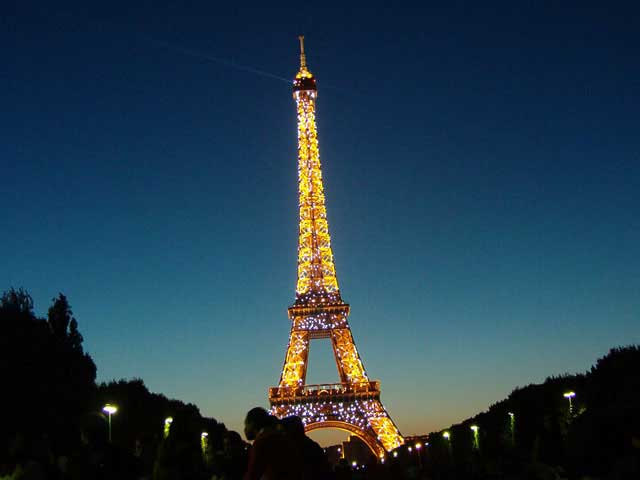 Torre Eiffel chisporroteando