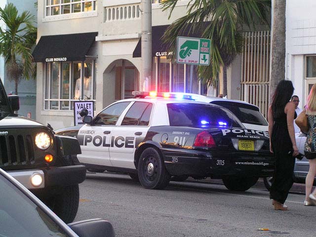 Policía