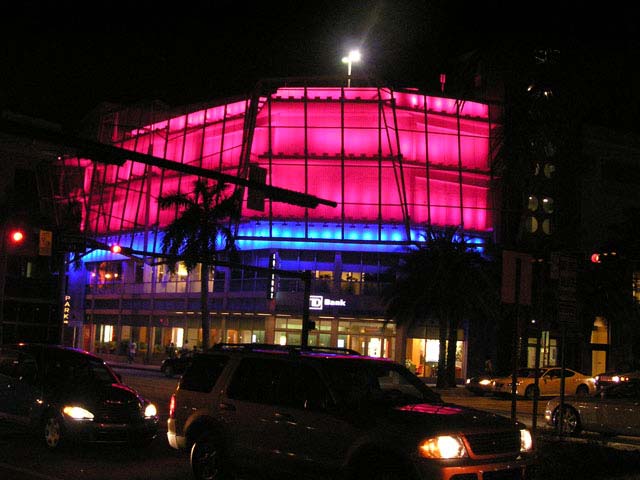 Edificio luminoso