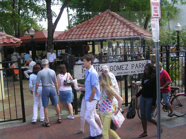 Máximo Gómez park en Little Havana, calle Ocho