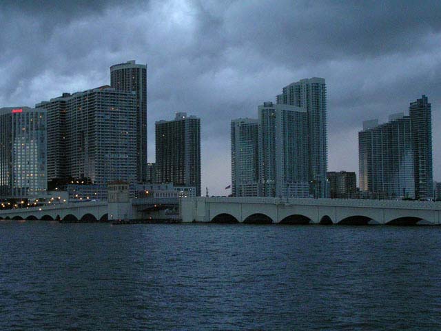 Vista de Downtown Miami desde el barco
