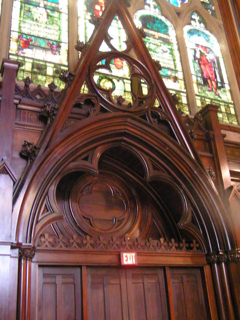 Dentro del Memorial Hall Harvard